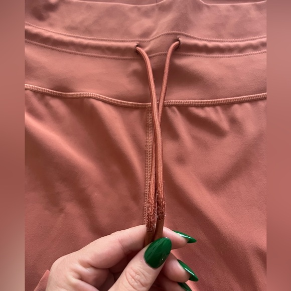 Vuori Women’s Daily Legging - Picture 6 of 9